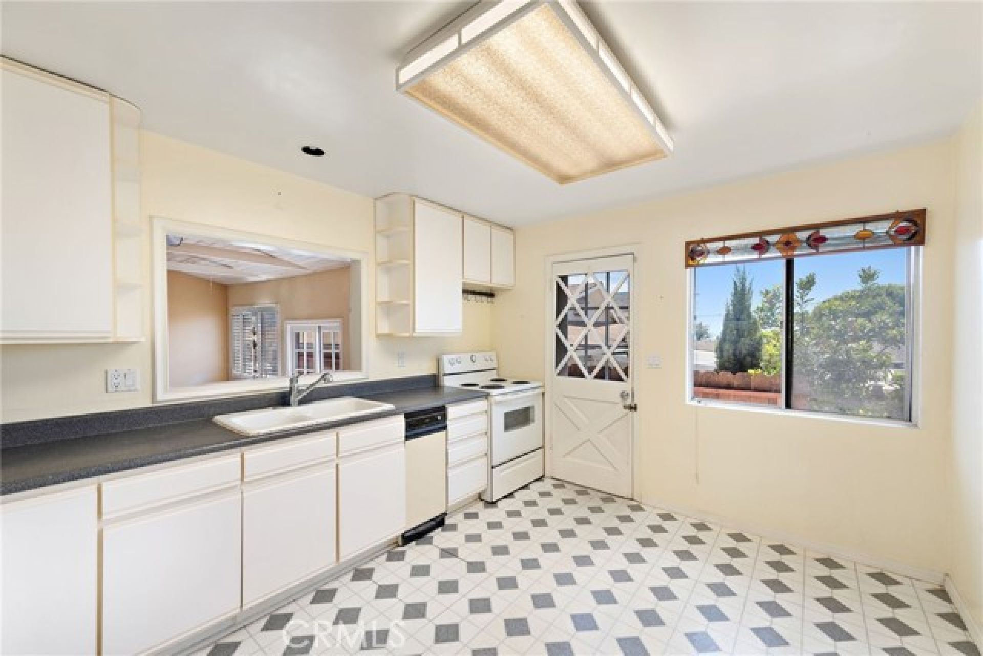 104 W Avenida Cadiz, San Clemente CA: 